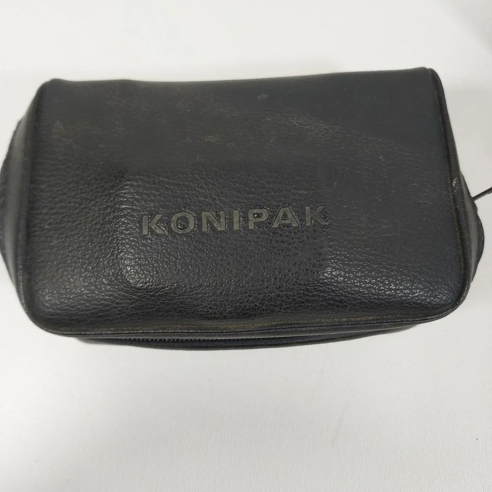 Vintage Konipak 300 Konica 126 Film Camera and case‎